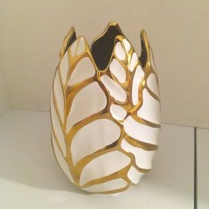 Ceramic White and Gold Leafy Vase